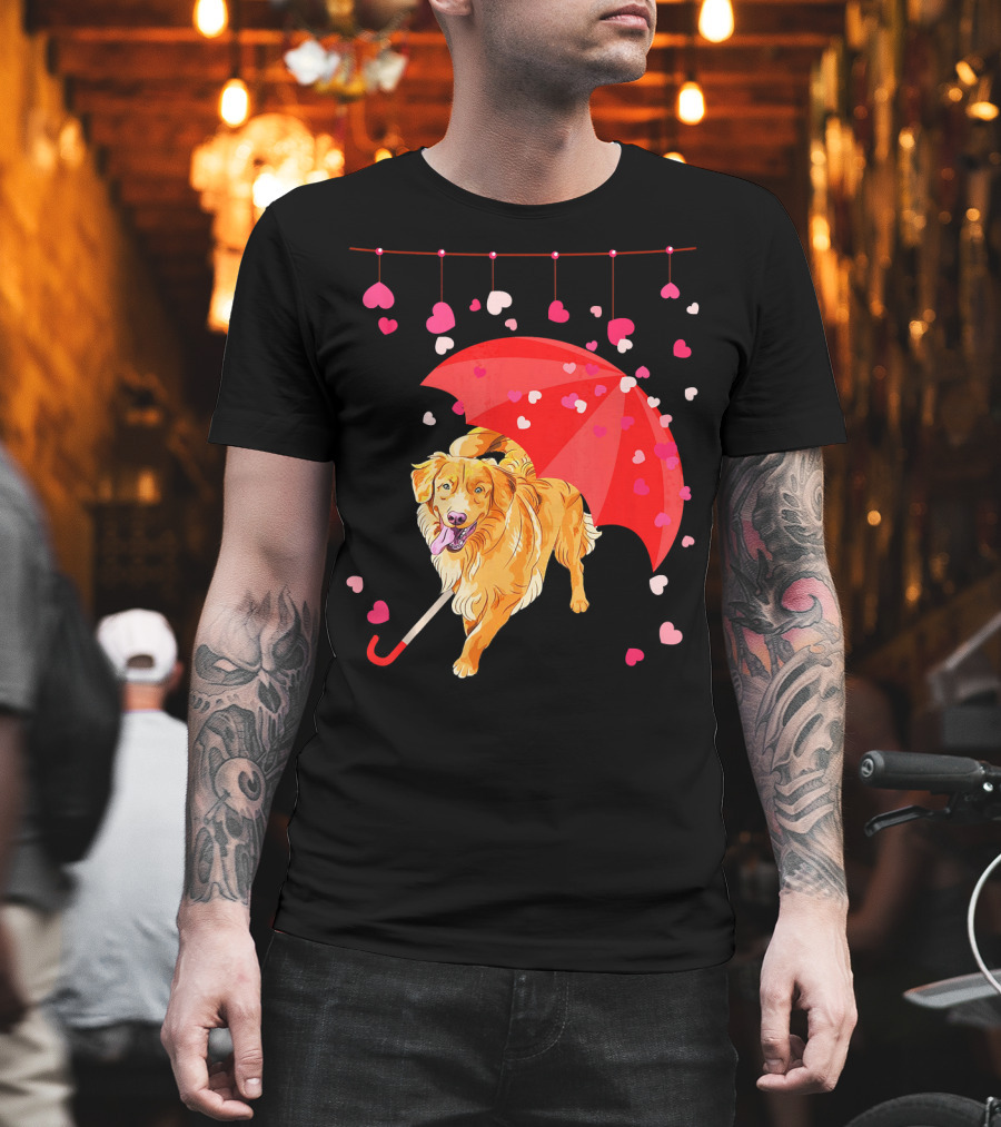 Golden Retriever With Umbrella And Falling Hearts Valentin T-Shirt