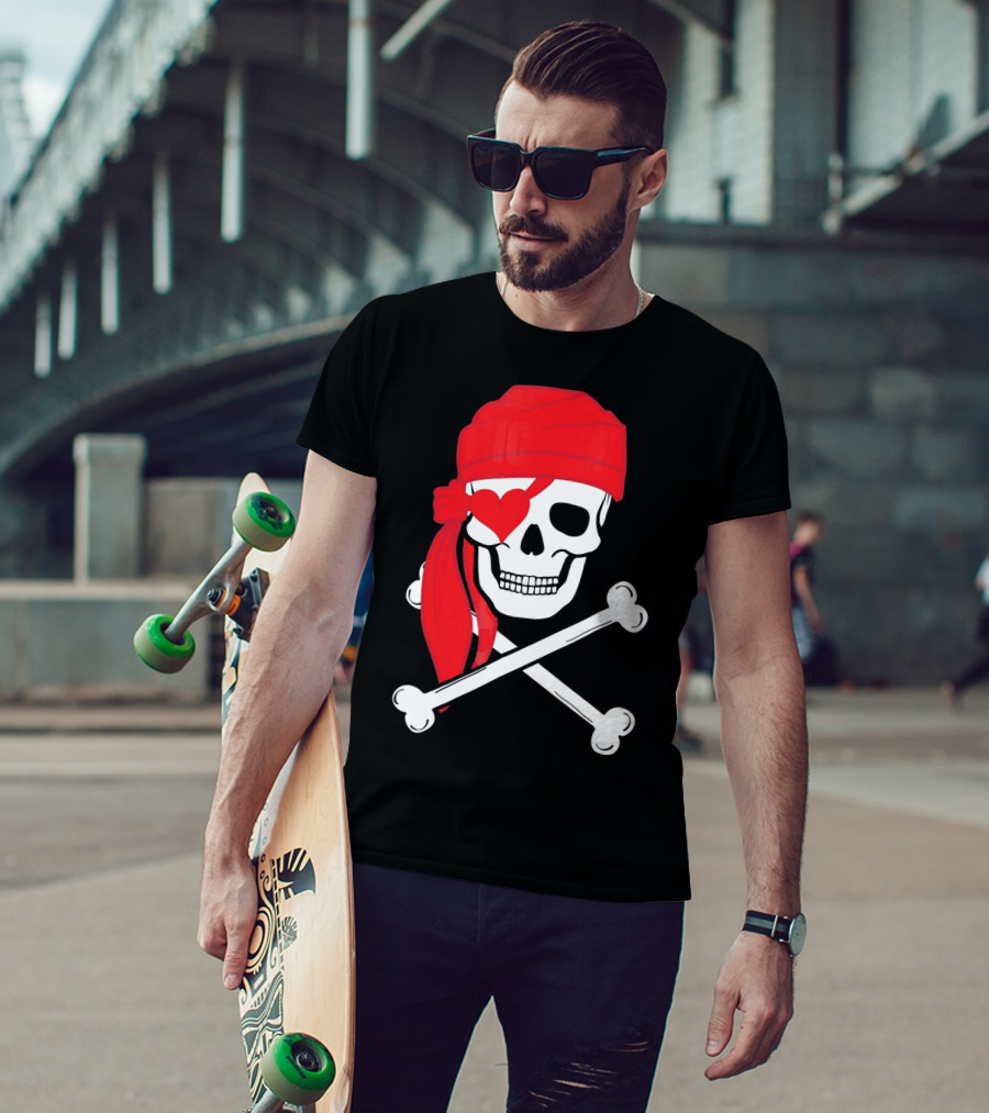 Pirate Skull And Cross Bones Heart Eyepatch Valentines T-Shirt