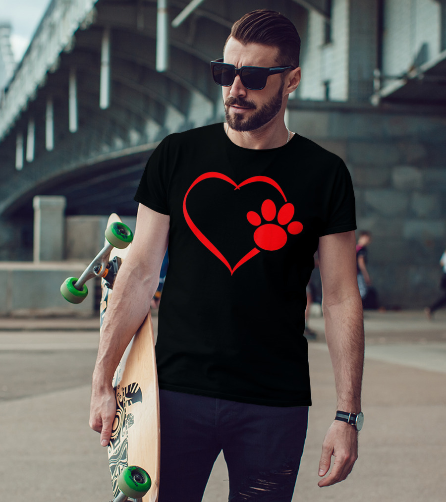 Red Heart Dog And Cat Paw Print Heart Va Love Pet Pawprint T-Shirt