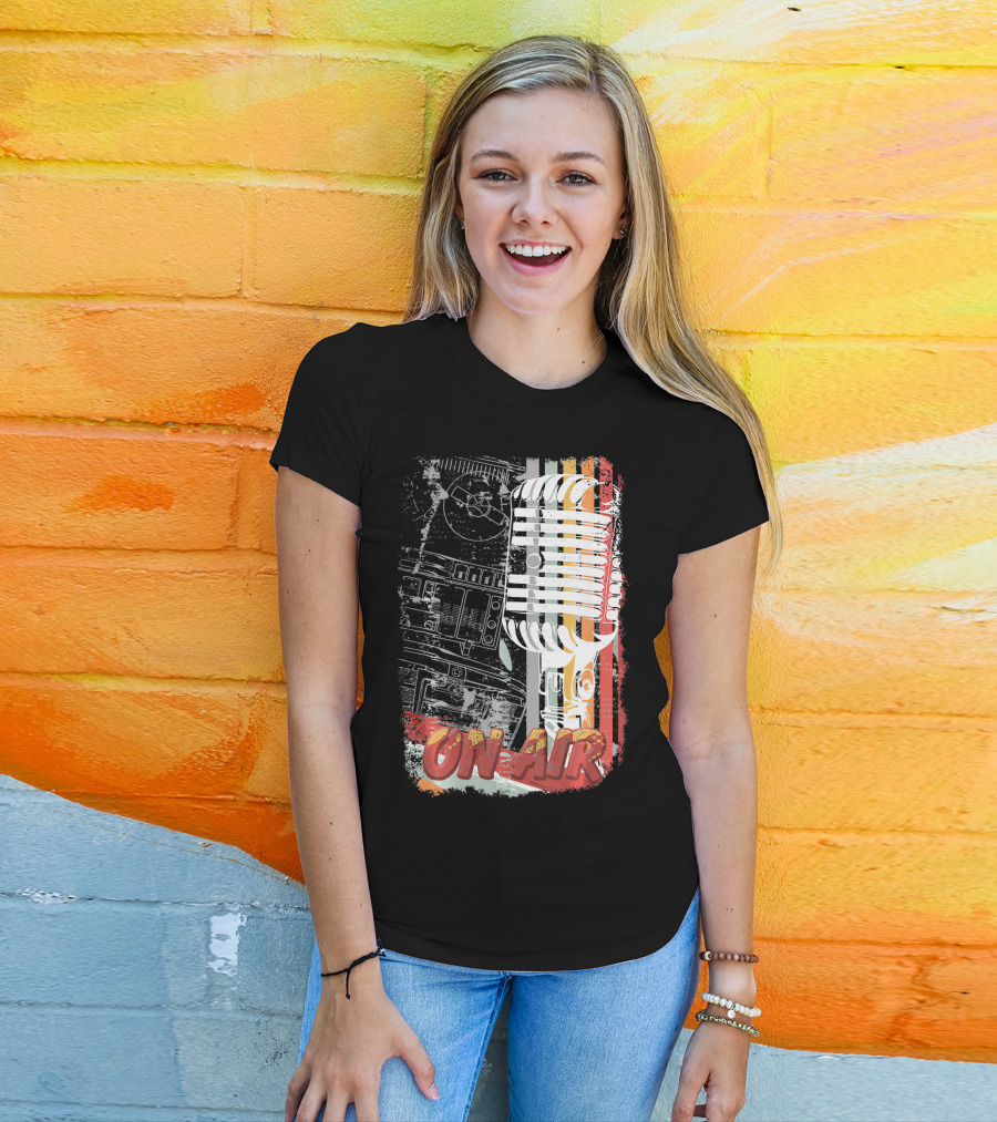 Retro Vintage Microphone On Air Broadcast Stripes T-Shirt