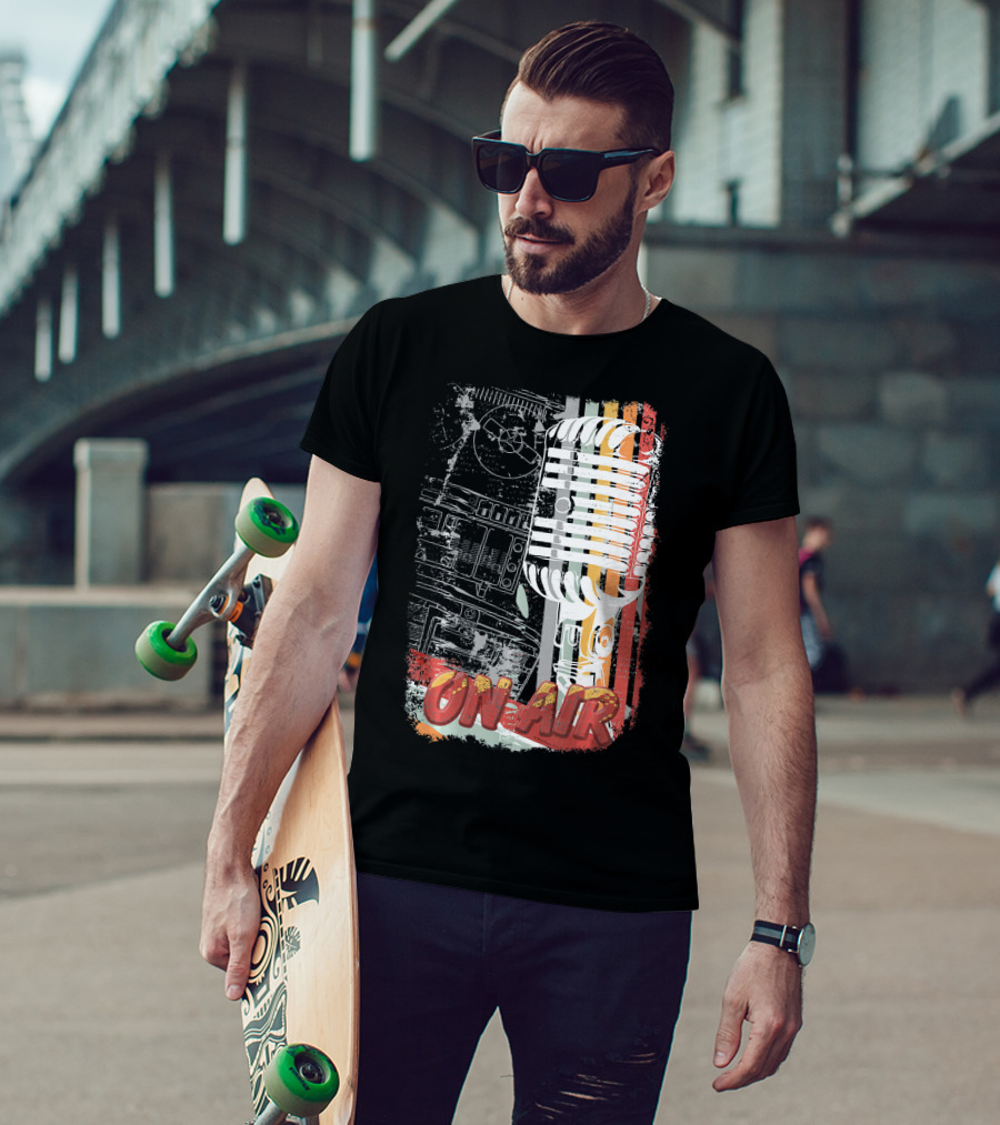 Retro Vintage Microphone On Air Broadcast Stripes T-Shirt