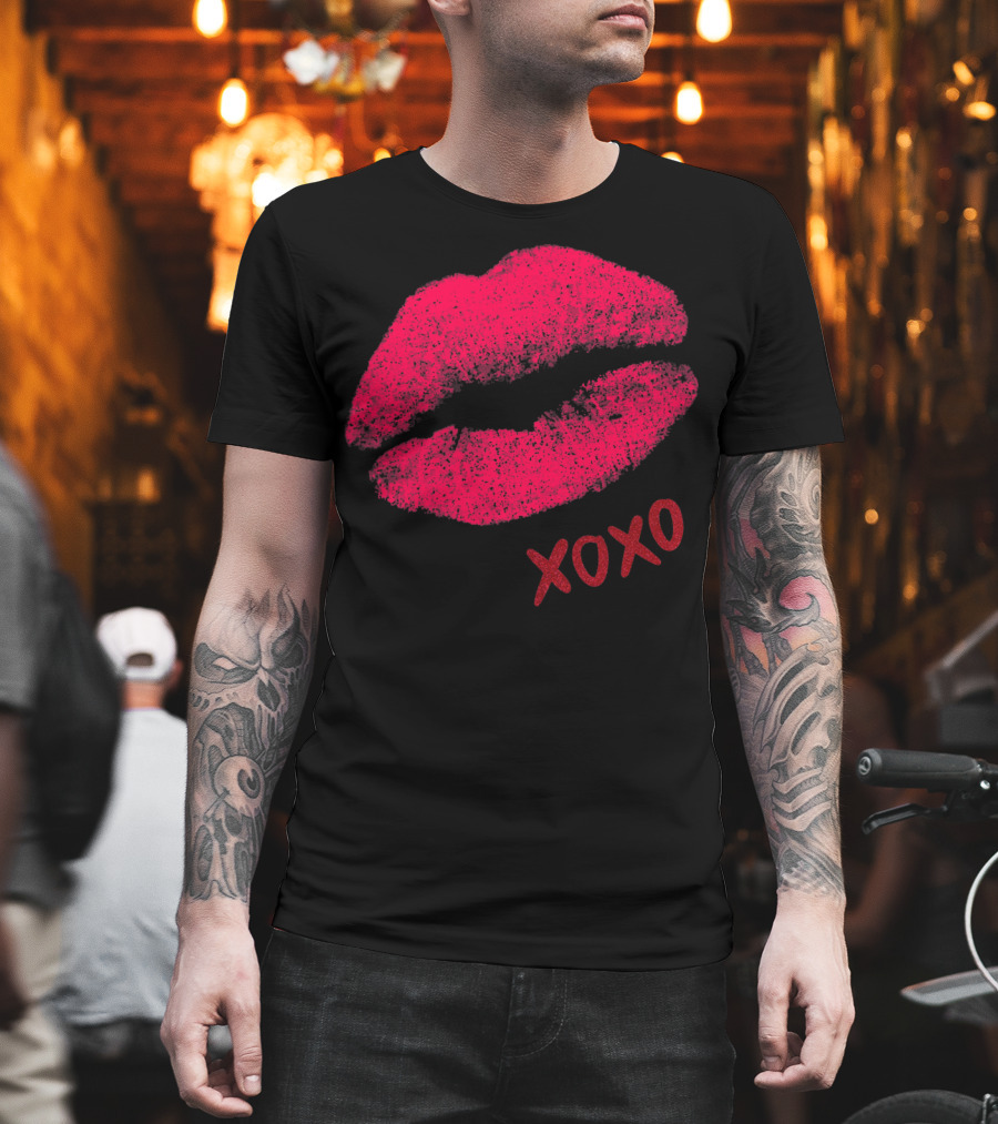 Red Lips XOXO Valentine Day Kiss T-Shirt