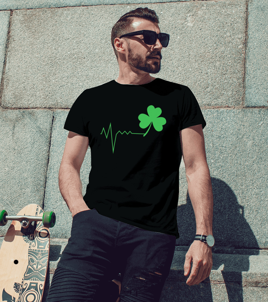 St. Patrick's Day Irish Nurse Ireland Shamrock Heartbeat T-Shirt