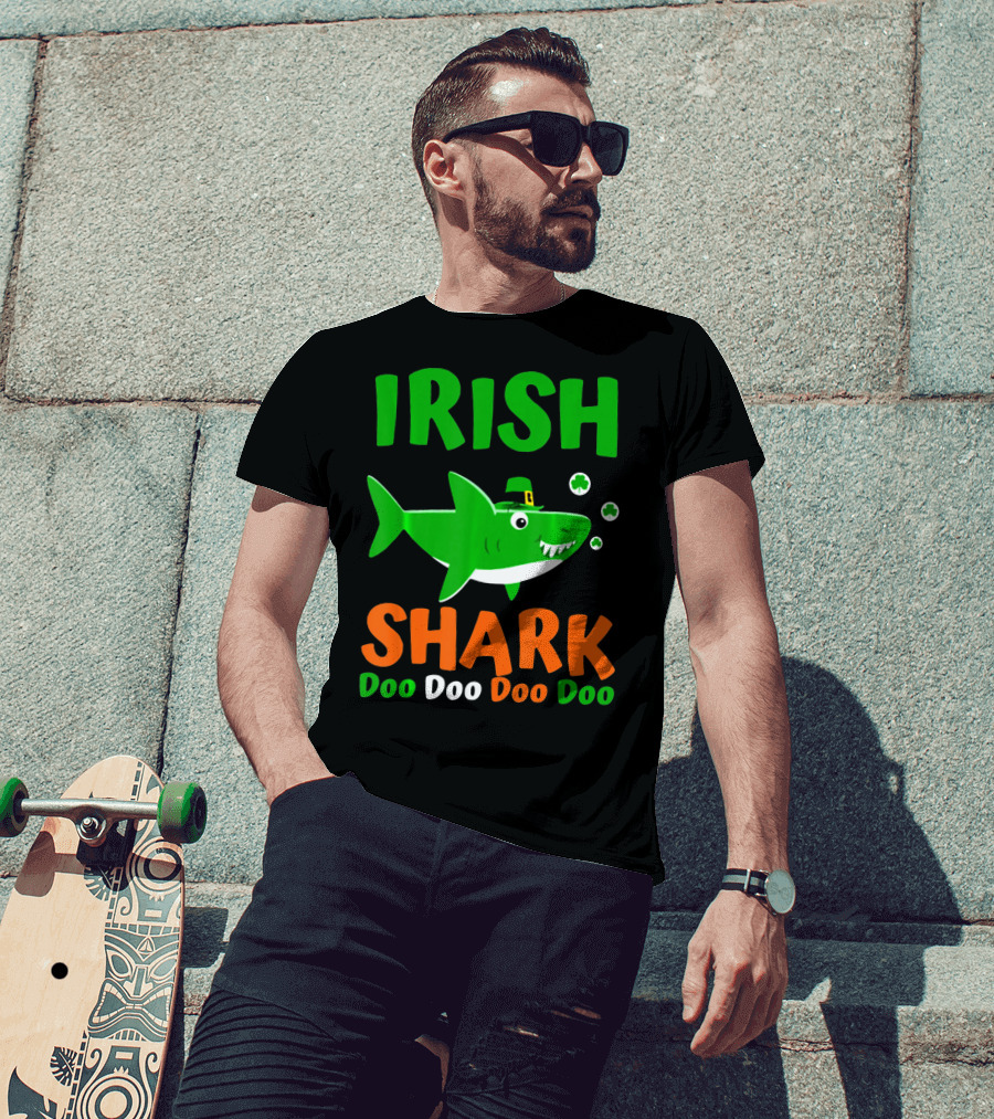 Irish Shark Doo Doo Doo Leprechaun Hat And Shamrocks T-Shirt