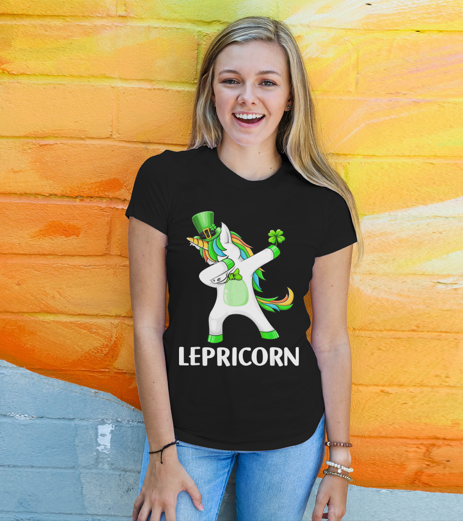 Lepricorn Dabbing Leprechaun Unicorn With Rainbow Mane And Green Hat T-Shirt