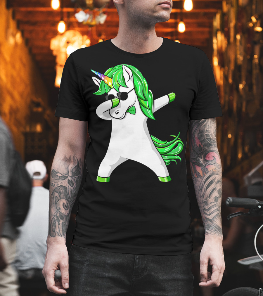St Patricks Day Dabbing Green Unicorn T-Shirt