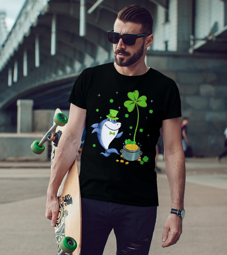 St Patricks Shamrock Leprechaun Shark With Pot Of Gold T-Shirt