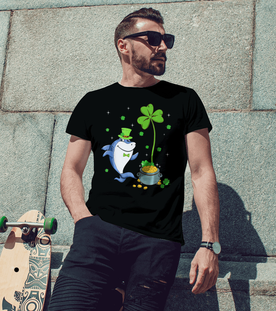 St Patricks Shamrock Leprechaun Shark With Pot Of Gold T-Shirt
