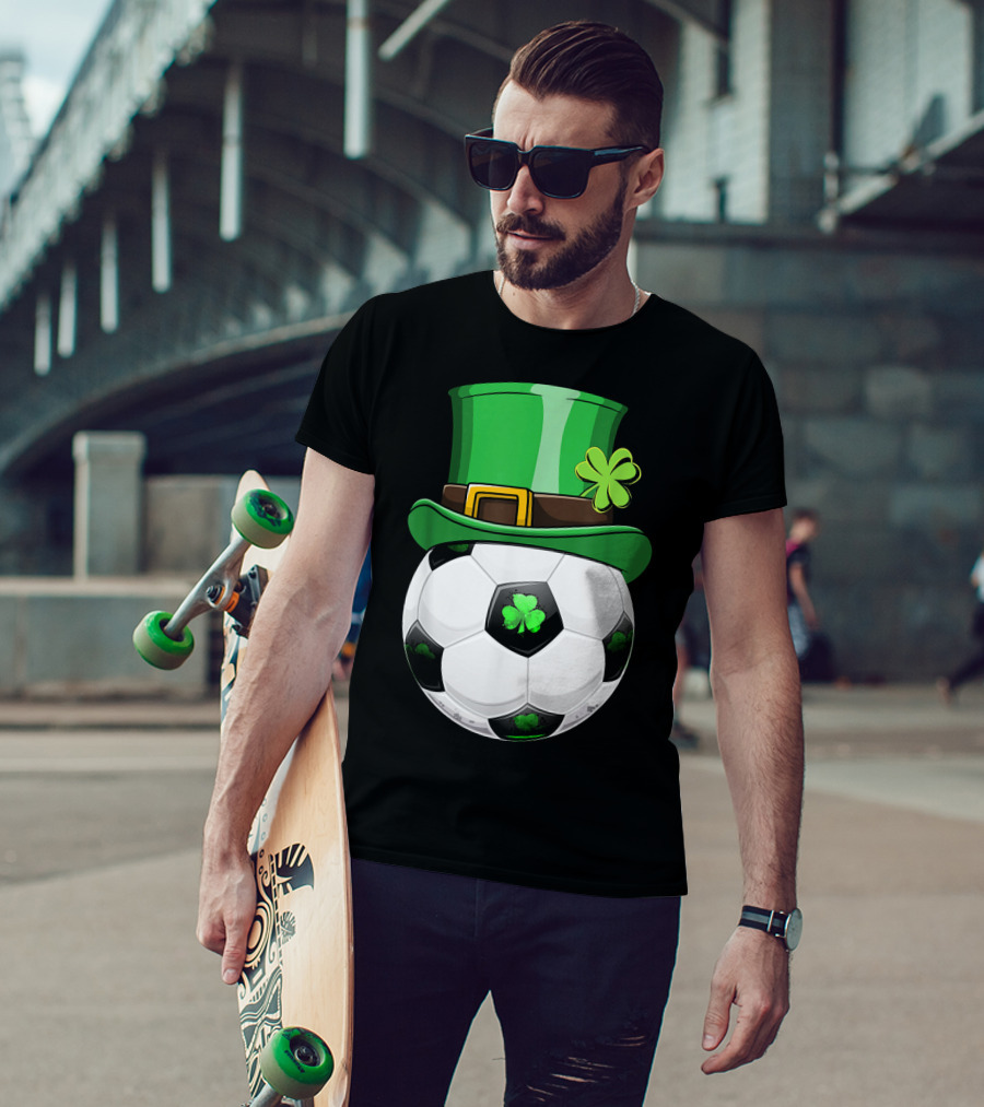 Leprechaun Soccer Funny St. Patrick's Day Hat With Shamrock Soccer Ball T-Shirt