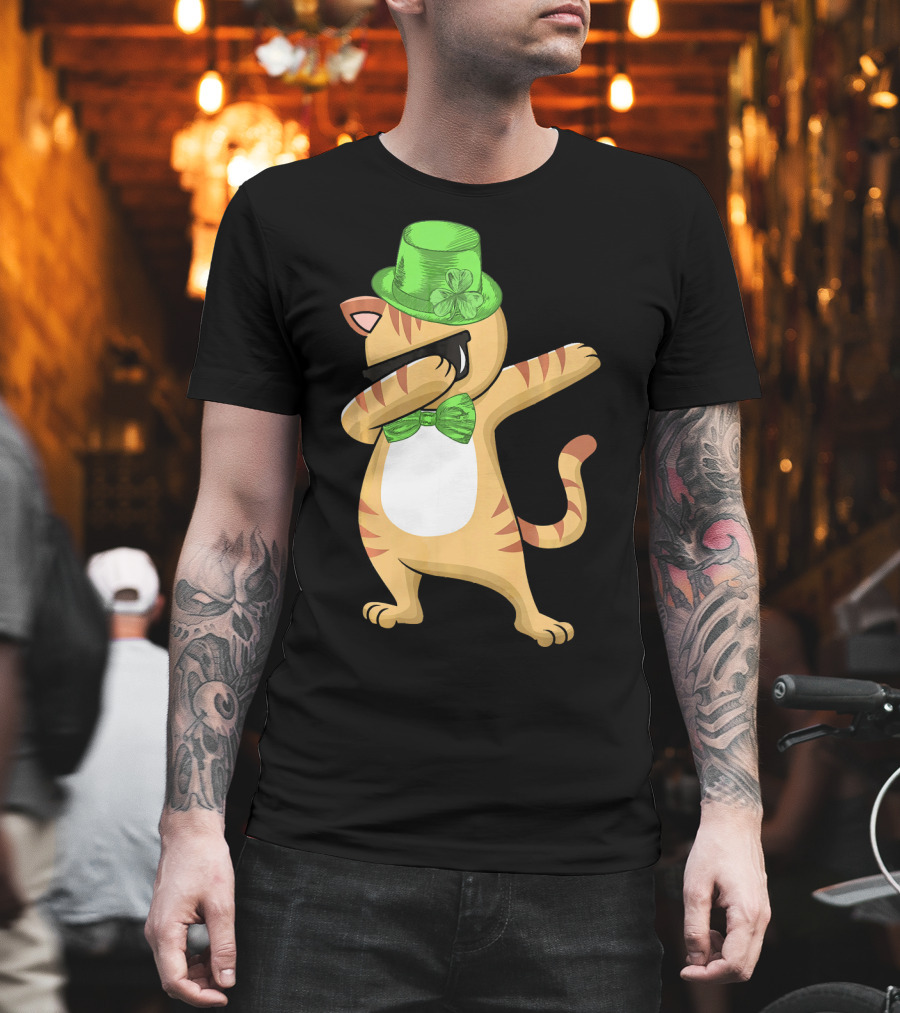 Dabbing Cat St Patricks Day Leprechaun Green Hat Clover Bow Tie T-Shirt