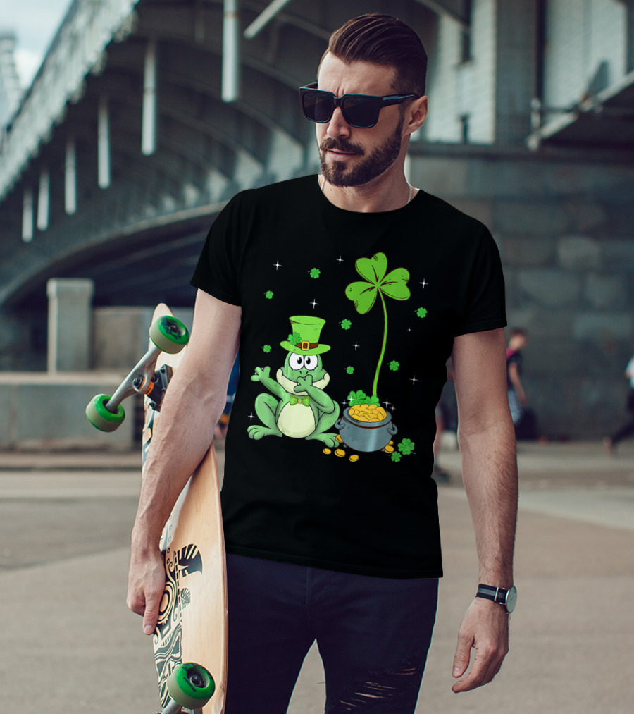 Shamrock Leprechaun Frog With Pot Of Gold And Clover Hat T-Shirt