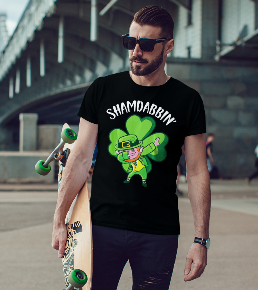 SHAMDABBIN' Leprechaun Dabbing With Big Shamrock T-Shirt