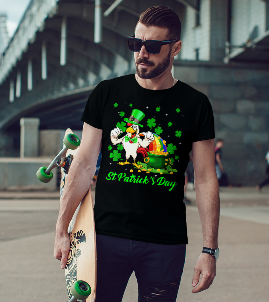 St Patrick's Day Leprechaun Chicken Shamrock Pot Of Gold T-Shirt