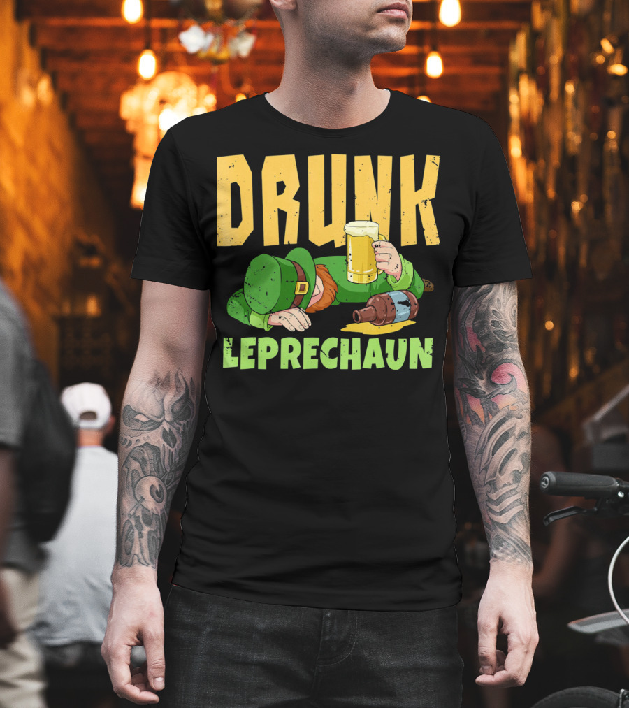 Drunk Leprechaun Holding Beer Mug and Whiskey Bottle T-Shirt