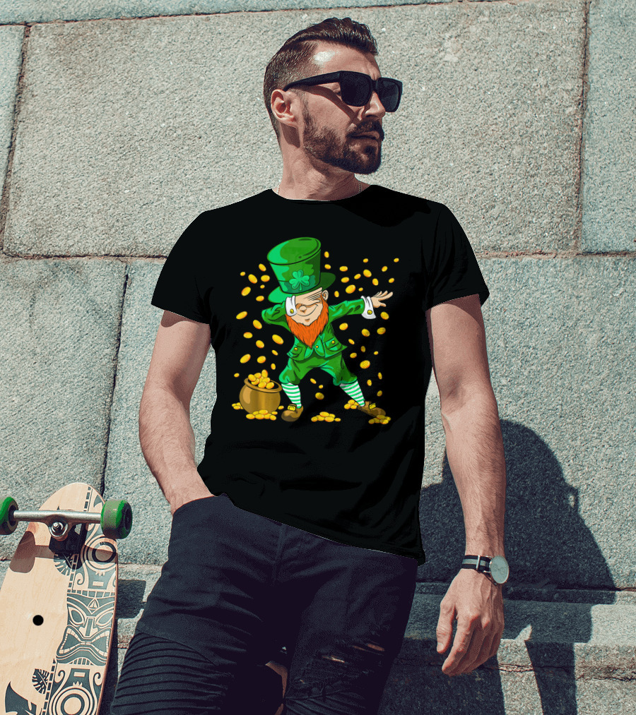 Dabbing Leprechaun With Gold Coins For St Patrick's Day T-Shirt