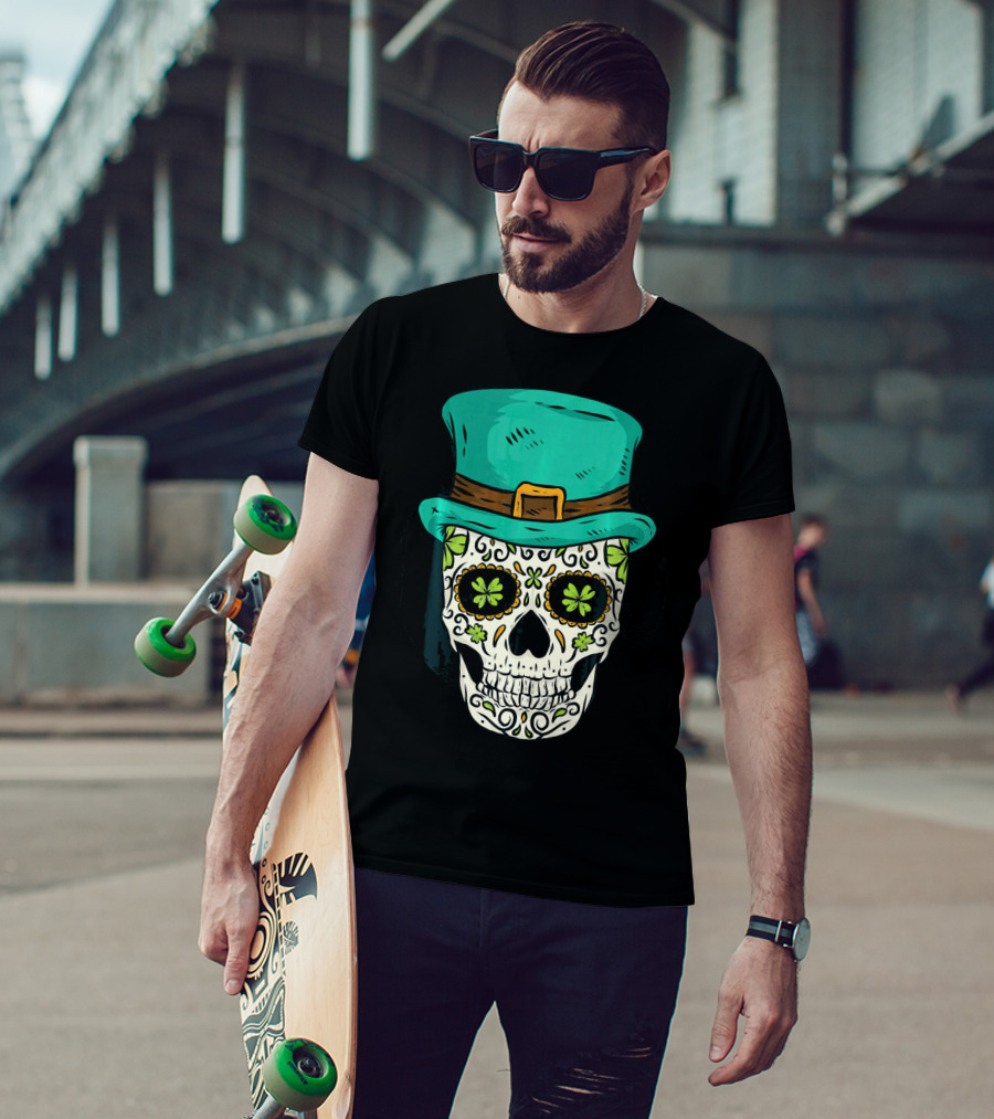 Lucky St. Patrick's Day Green Irish Skull With Celtic Shamrocks And Top Hat T-Shirt
