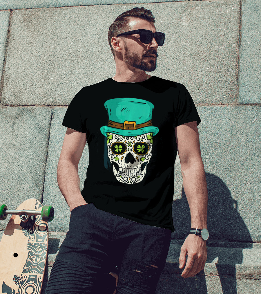 Lucky St. Patrick's Day Green Irish Skull With Celtic Shamrocks And Top Hat T-Shirt