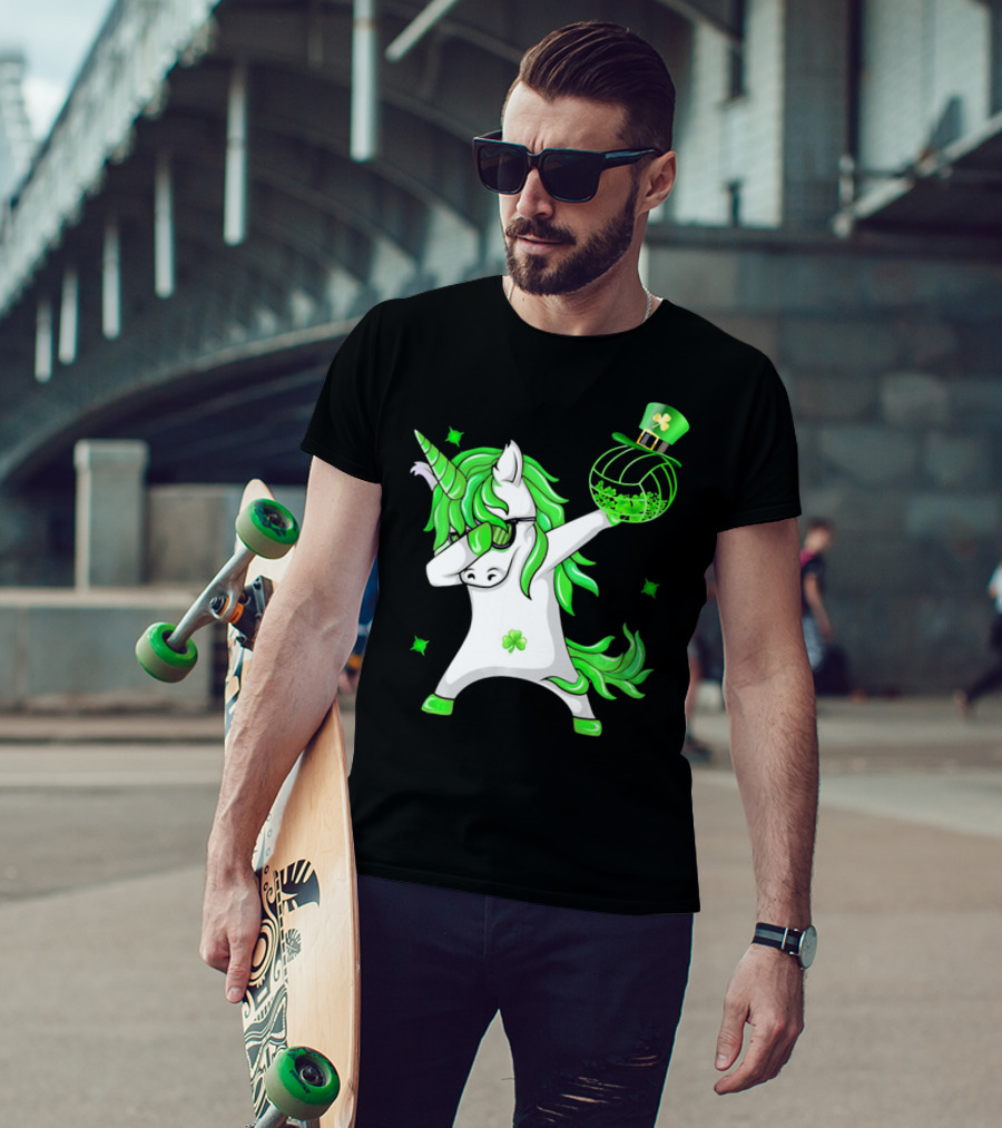 Happy St Patricks Day Dabbing Unicorn With Shamrock Hat And Green Hair T-Shirt