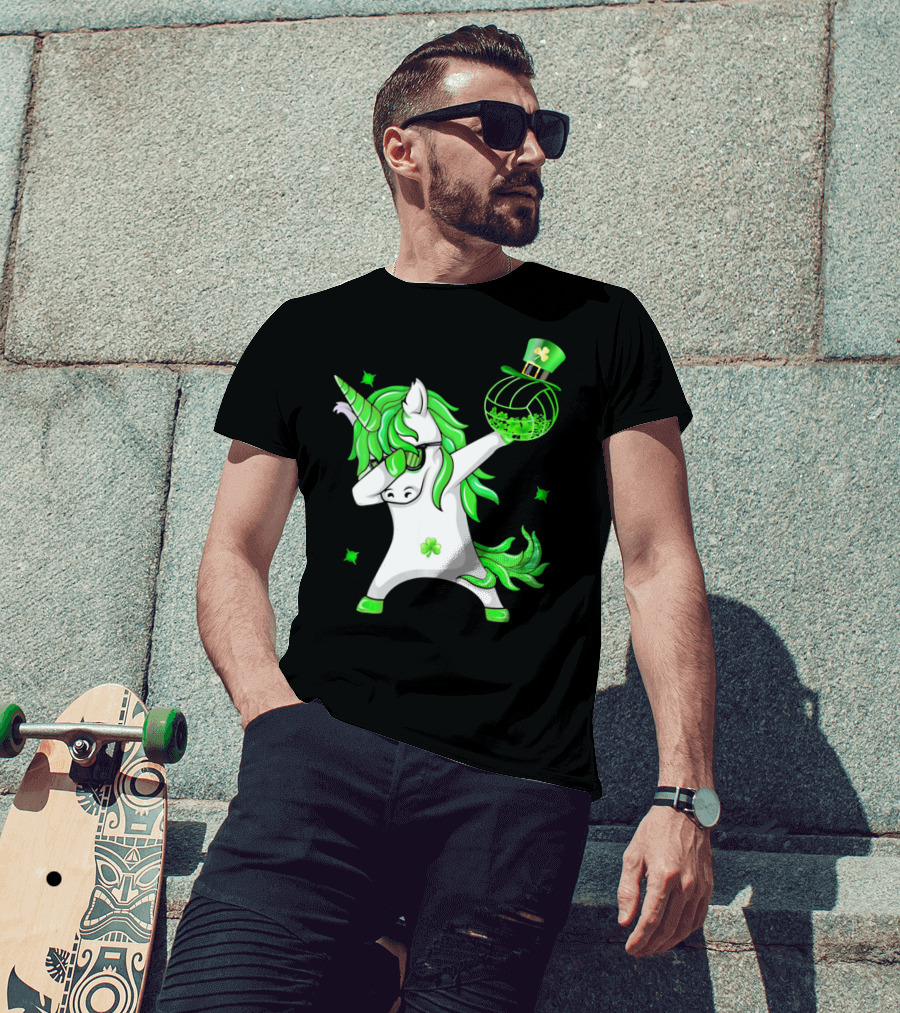 Happy St Patricks Day Dabbing Unicorn With Shamrock Hat And Green Hair T-Shirt