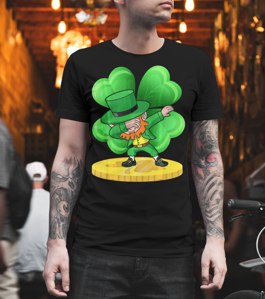 Irish St Patricks Day Dabbing Leprechaun On Shamrock Coin T-Shirt