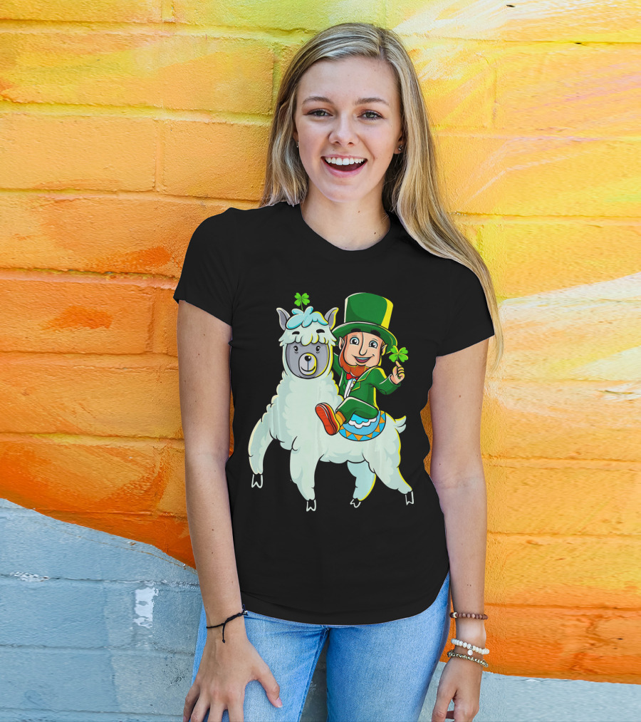 Leprechaun Riding Llama Clover Hat Green Suit Cartoon T-Shirt