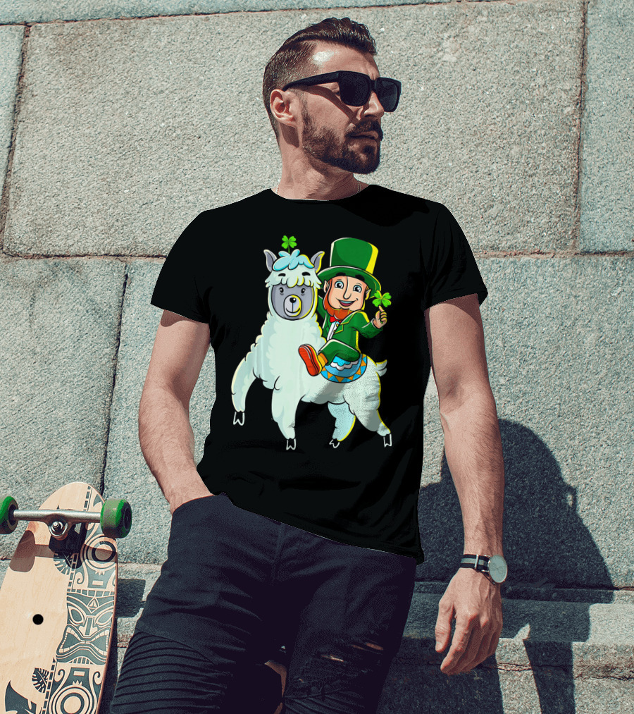 Leprechaun Riding Llama Clover Hat Green Suit Cartoon T-Shirt