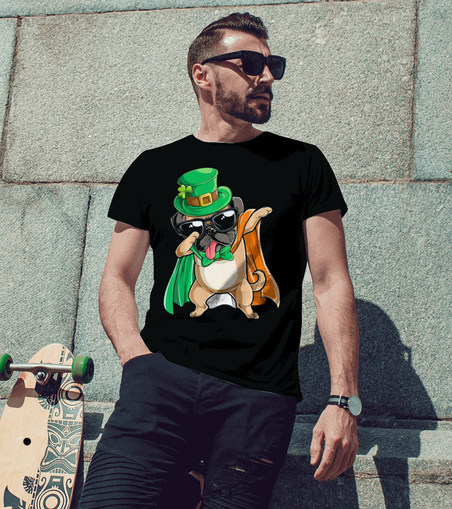 Dabbing Pug St Patrick's Day Leprechaun Hat Cape T-Shirt