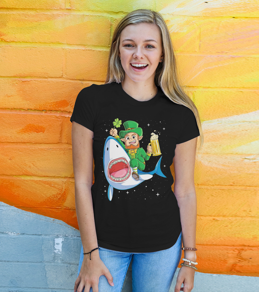 St Patricks Day Leprechaun Riding Shark With Beer Stein And Shamrock T-Shirt