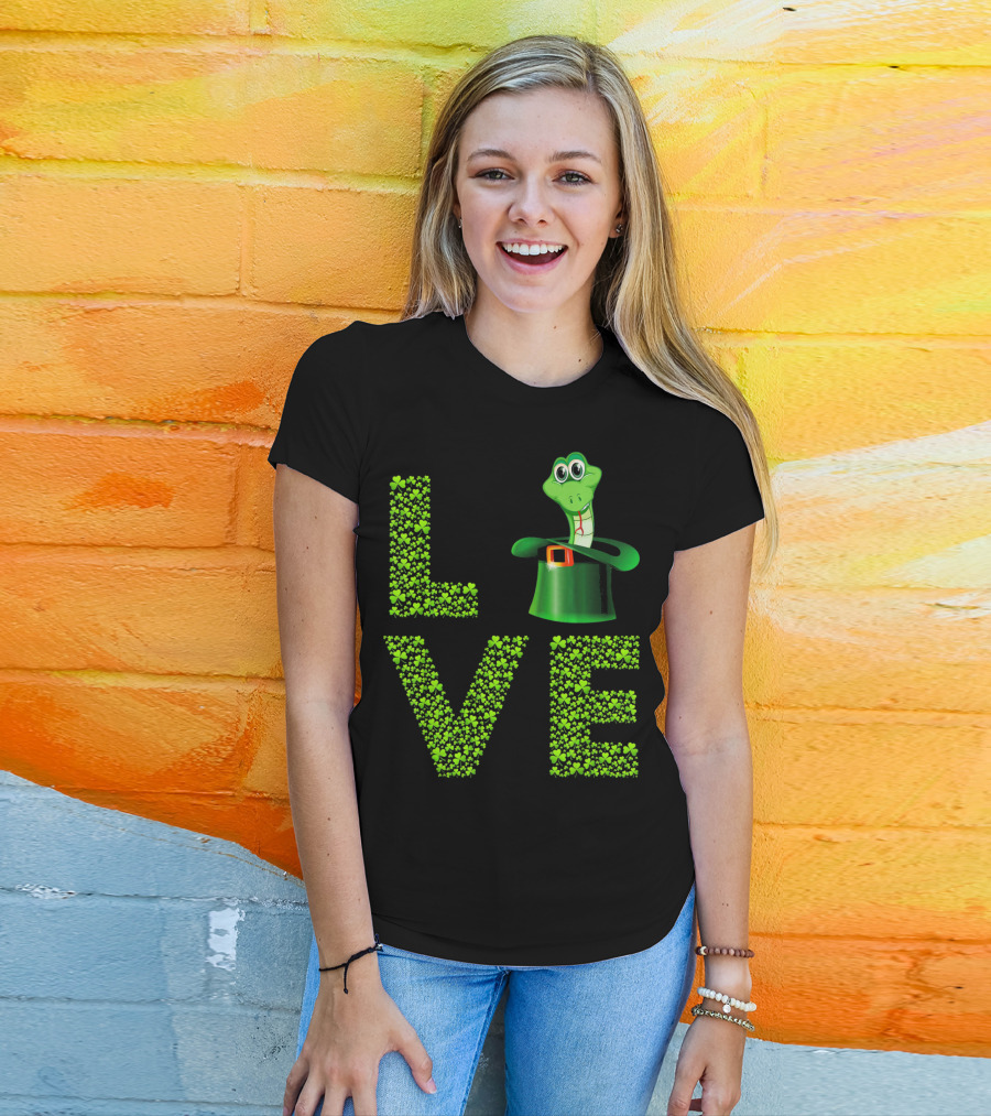 Love Snake St Patricks Day Shamrock Hat T-Shirt