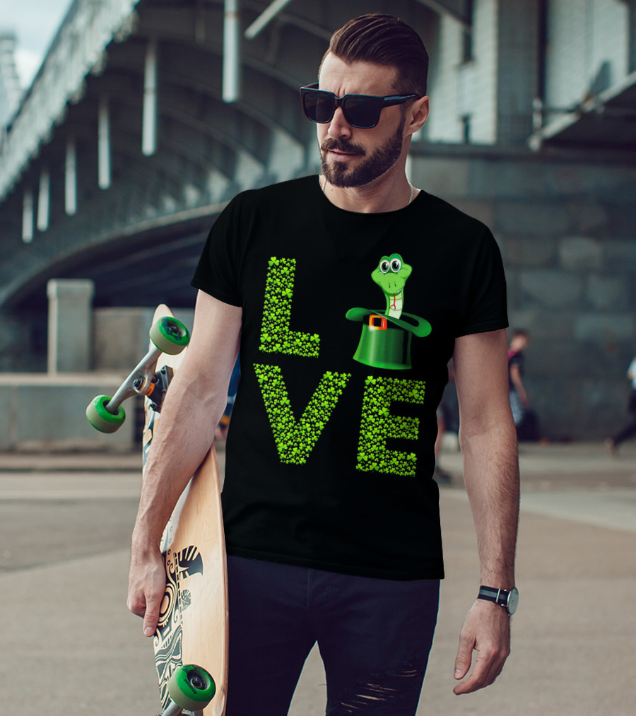 Love Snake St Patricks Day Shamrock Hat T-Shirt