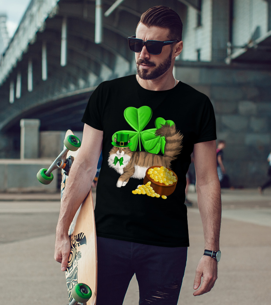 Norwegian Forest Cat Shamrock Gold T-Shirt
