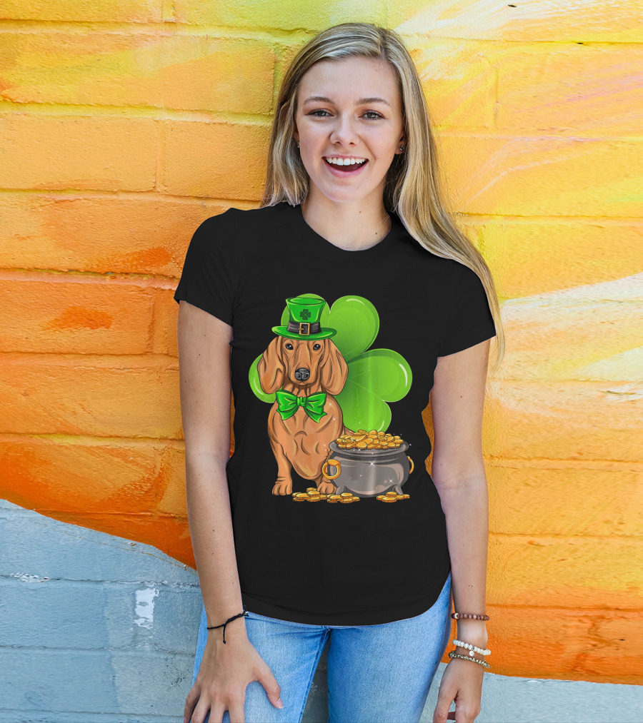 Dachshund St Patricks Day Leprechaun Dog Shamrock Hat Pot Of Gold T-Shirt