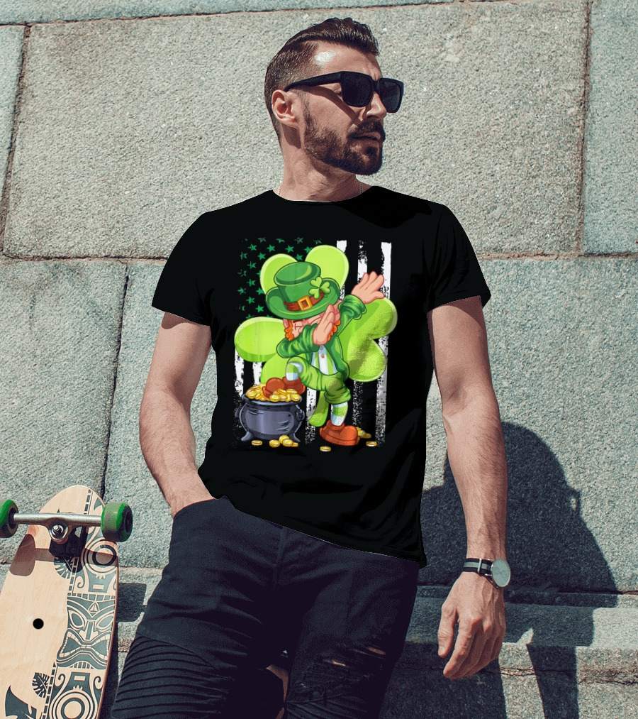Leprechaun Dabbing With Pot Of Gold And Shamrock T-Shirt