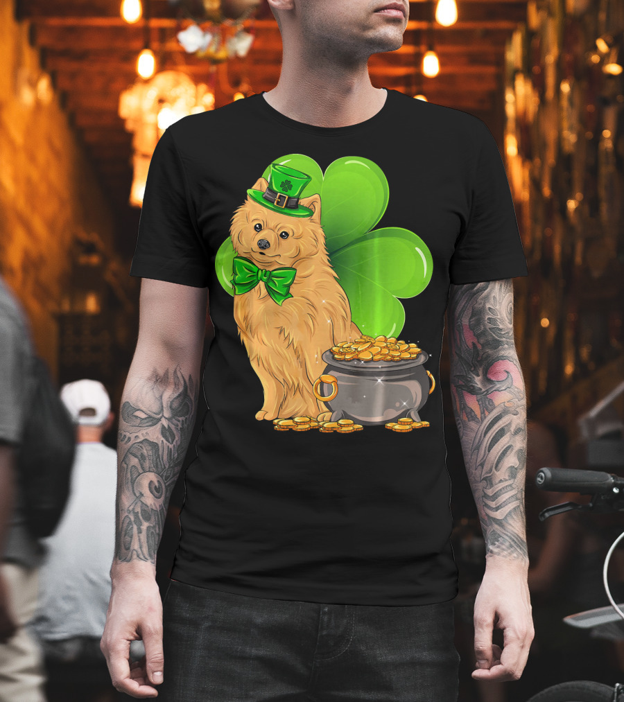 Pomeranian St Patricks Day Leprechaun Dog With Pot Of Gold And Clover T-Shirt