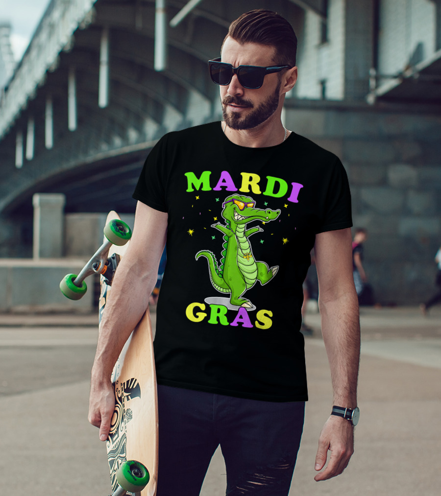 Mardi Gras Alligator Party With Sunglasses And Beads T-Shirt