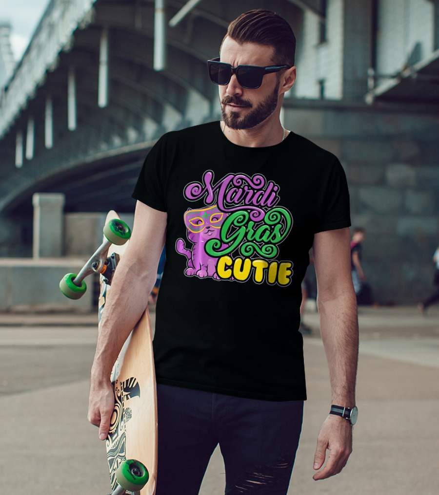 Mardi Gras Cutie Girls Parade Cute Novel Cat With Mask T-Shirt