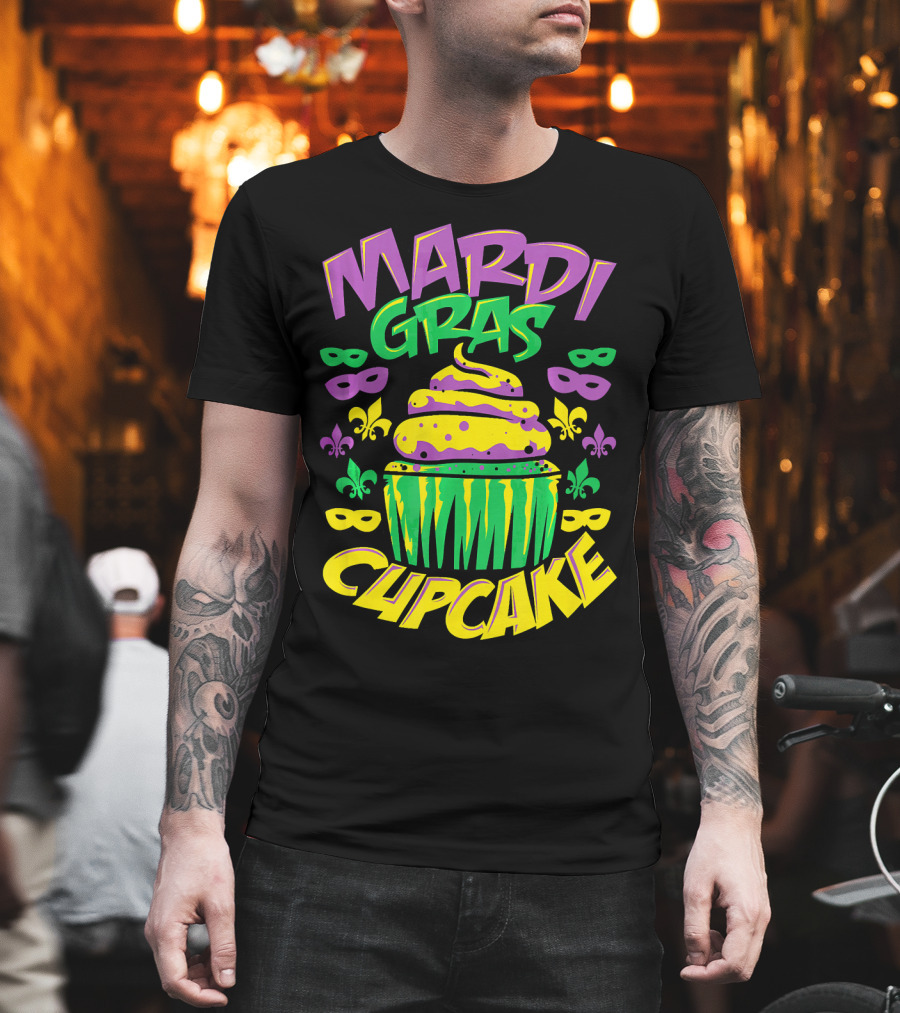 Mardi Gras Cupcake New Orleans Masks Fleur-de-Lis T-Shirt