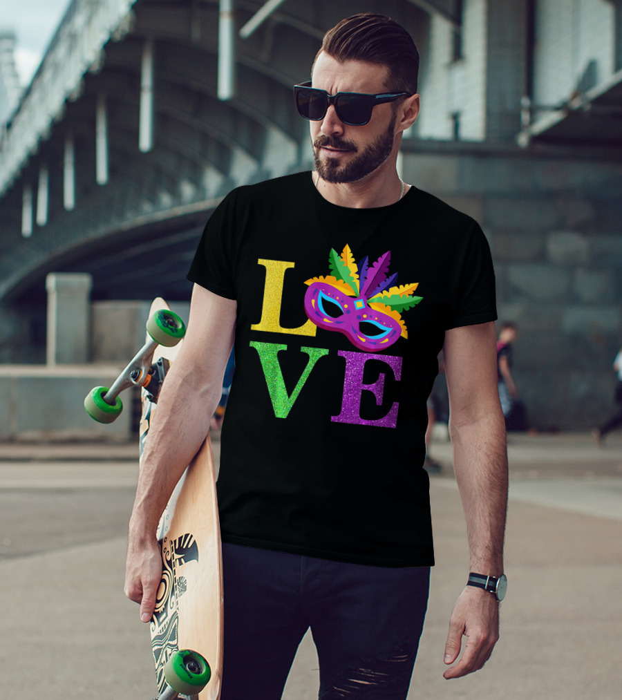 LOVE Mardi Gras Mask Feather Parade Party T-Shirt