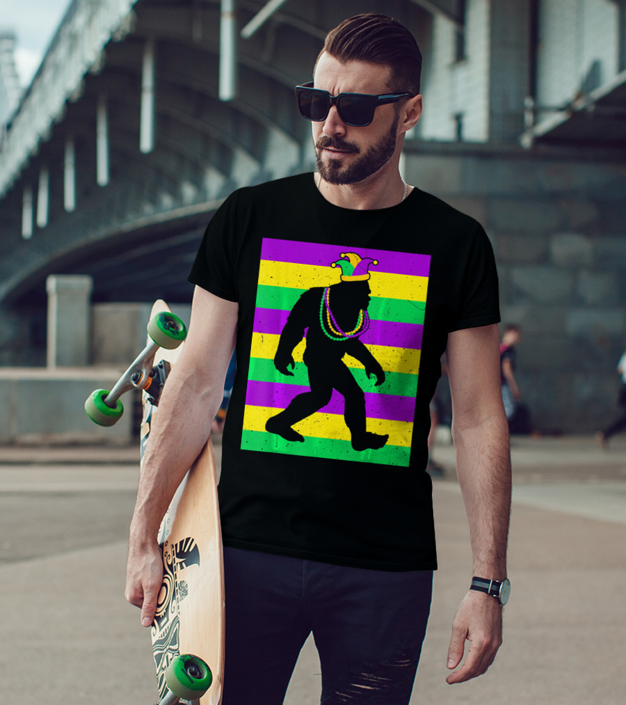 Bigfoot Sasquatch In Mardi Gras Jester Hat And Beads T-Shirt