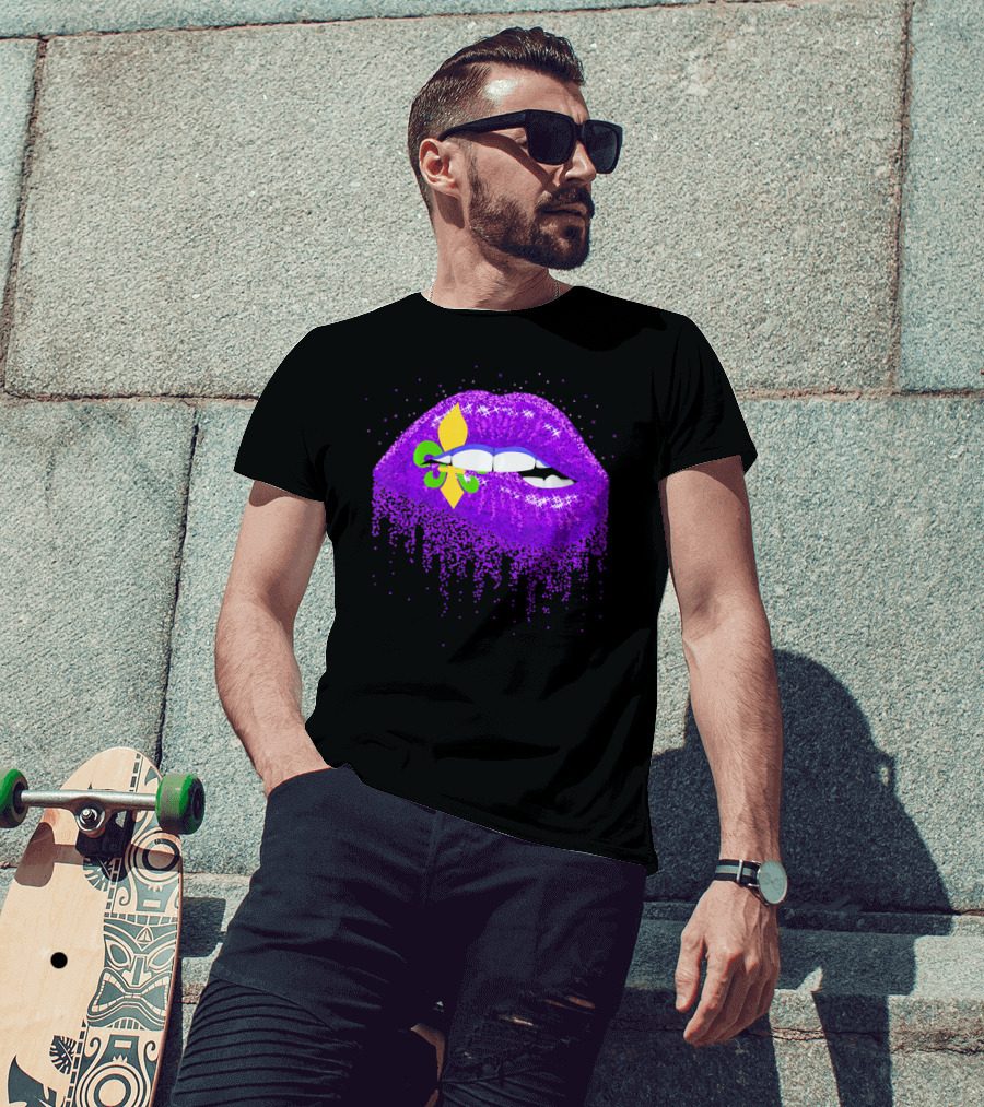 Funny Mardi Gras Purple Glitter Lips With Fleur-de-Lis T-Shirt