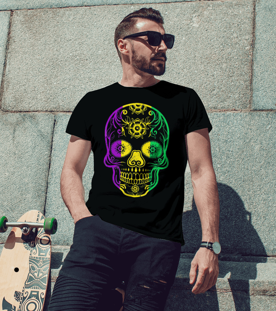 Mardi Gras Skull In Vibrant Purple Green And Yellow Fat Tuesday Colors T-Shirt