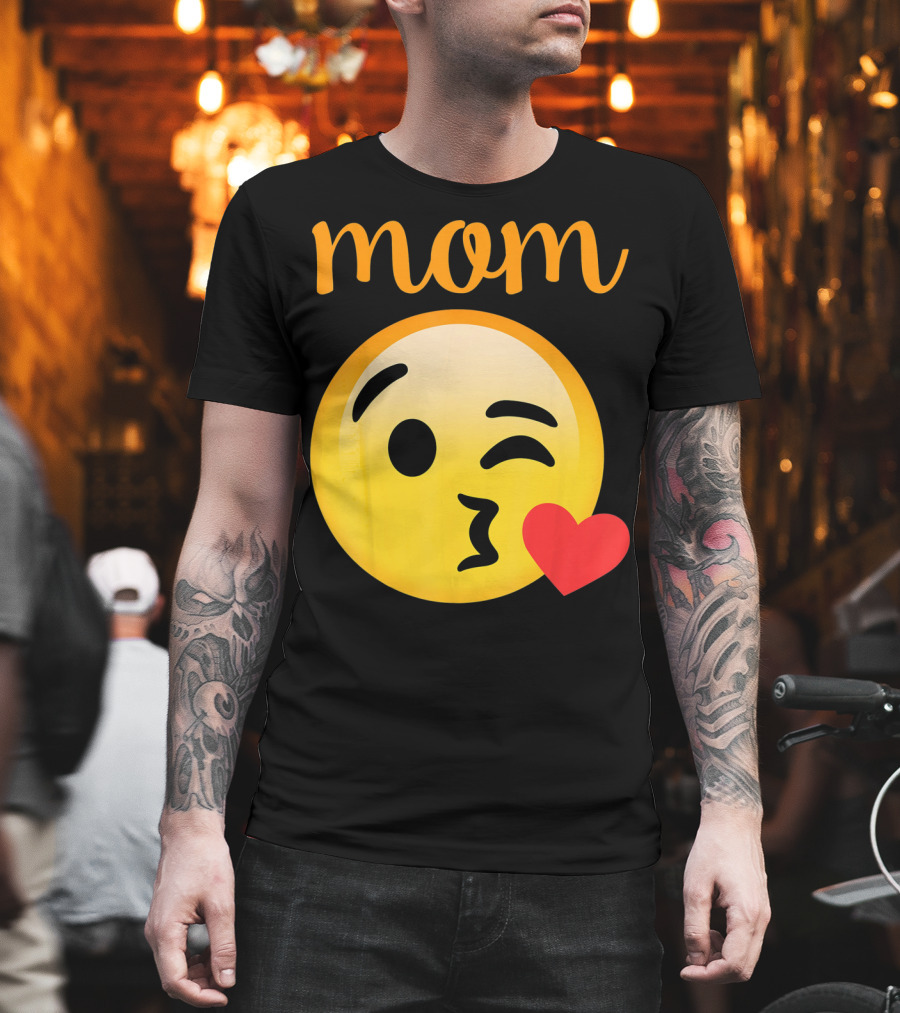 Mom Kissing Emoji Heart Kiss Emoji T-Shirt