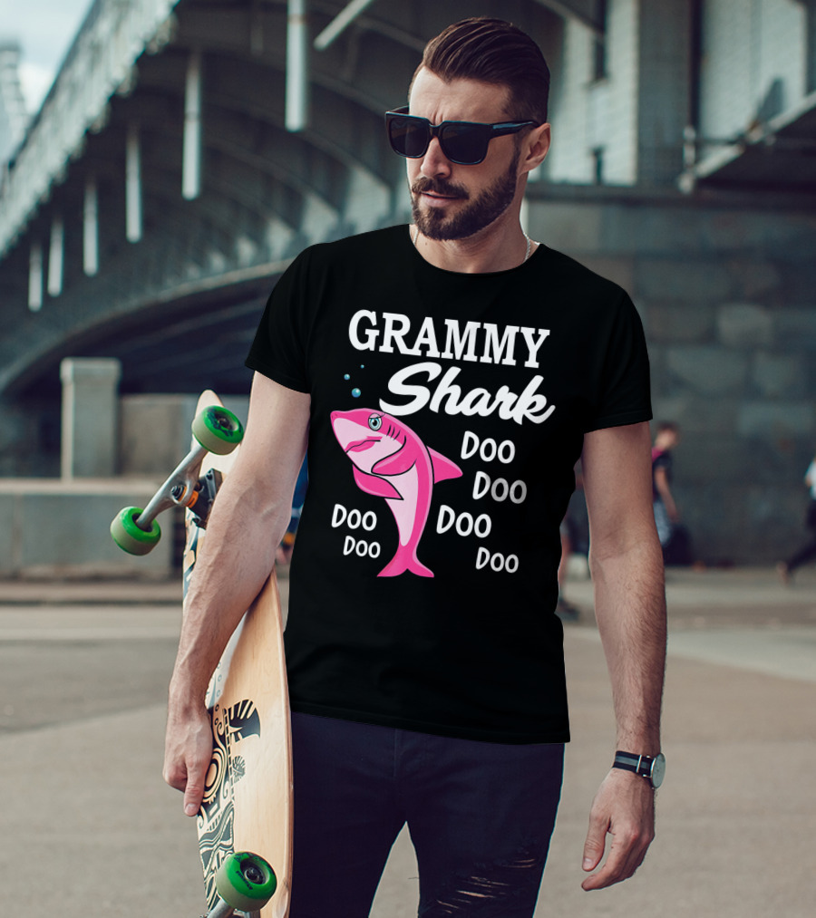 Grammy Shark Doo Doo Doo Grandma Hall T-Shirt