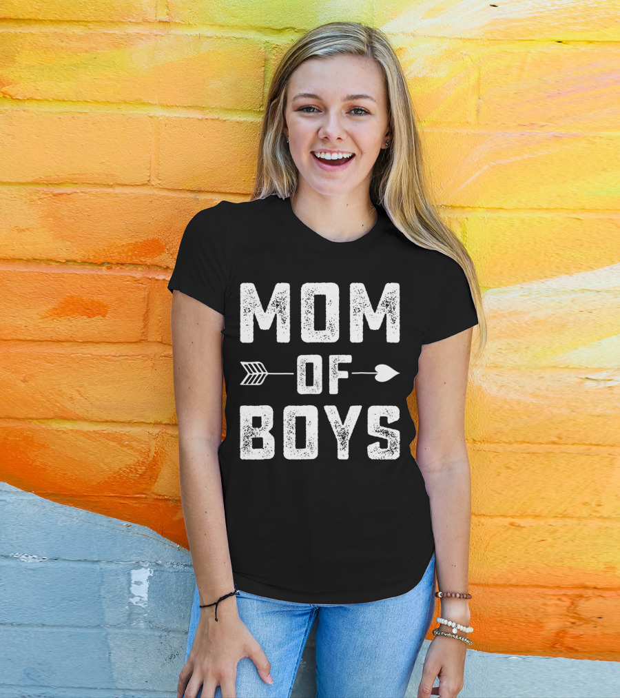 MOM OF BOYS Arrows Heart Rustic T-Shirt