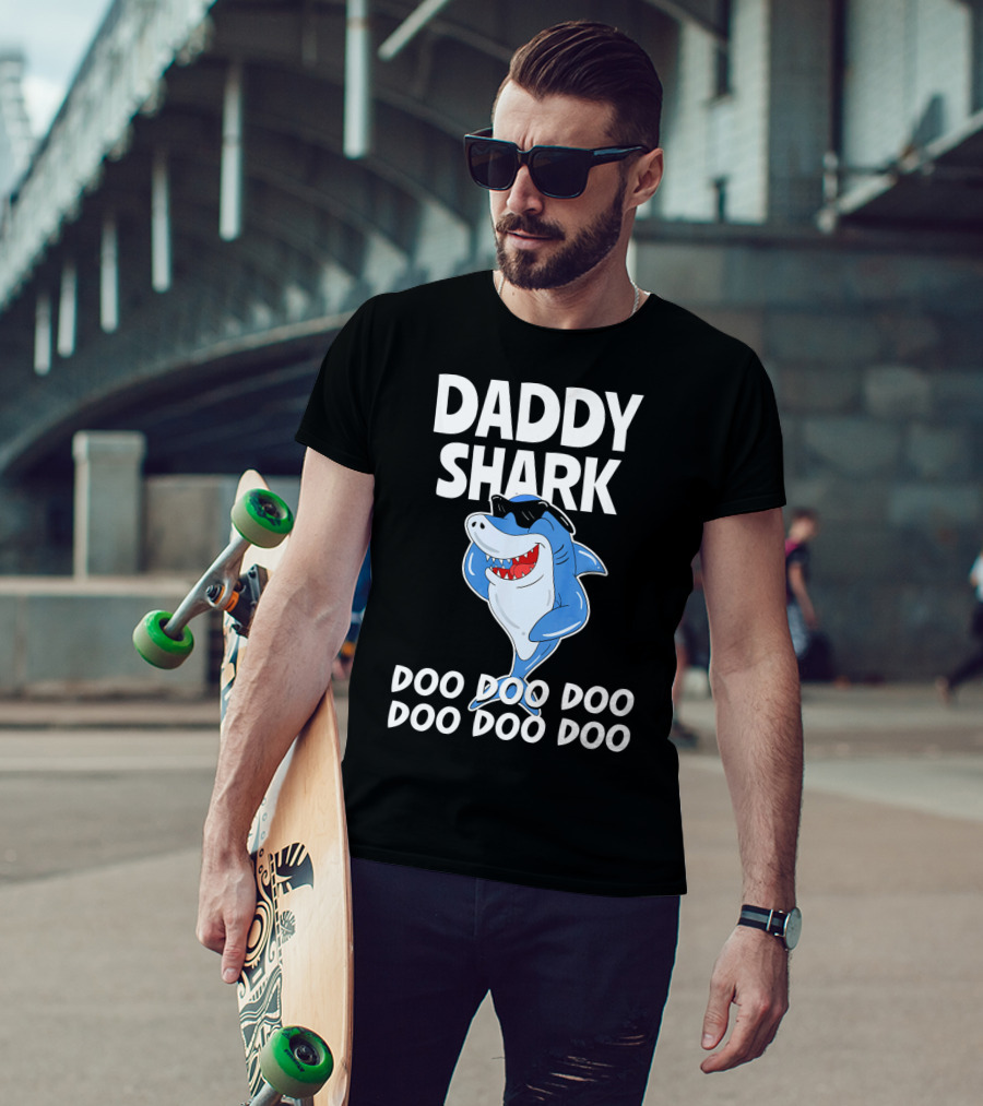 Daddy Shark Doo Doo Doo Cool Sunglasses Shark Fun T-Shirt