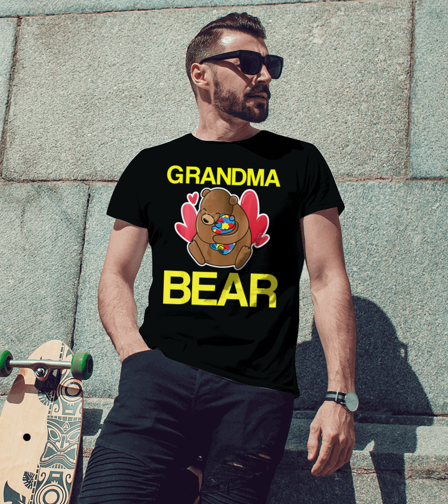 Grandma Bear Hugging Bear With Autism Puzzle Heart Balloon T-Shirt