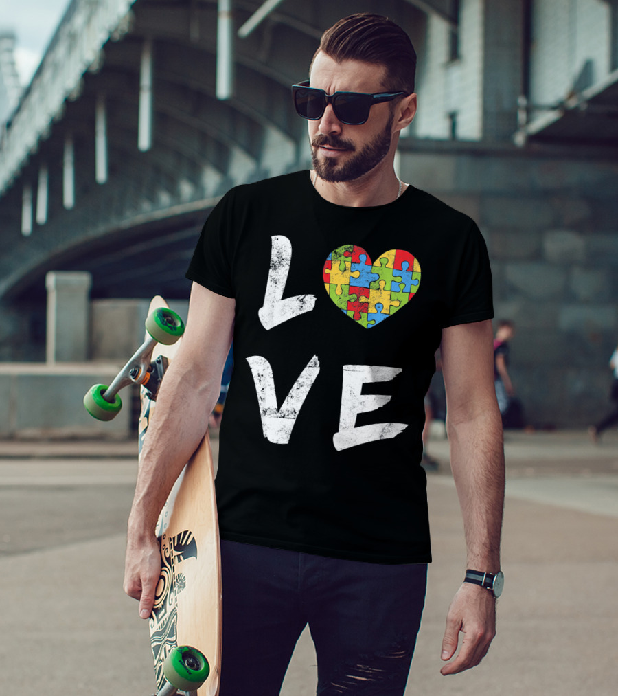 LOVE Autism Mom Puzzle Heart Autism T-Shirt