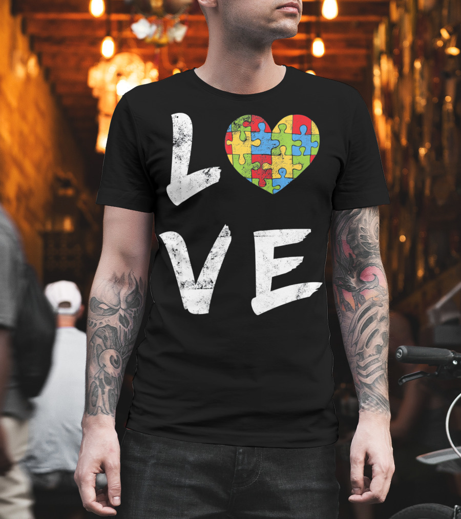 LOVE Autism Mom Puzzle Heart Autism T-Shirt