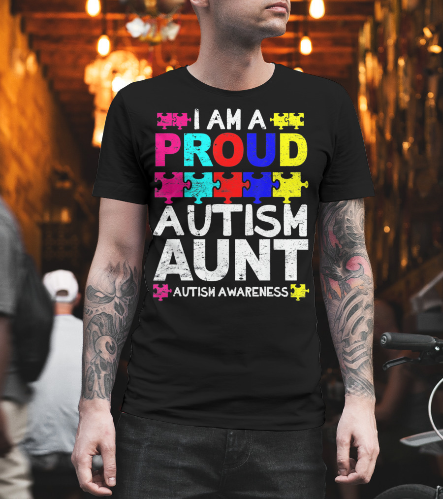 I Am a Proud Autism Aunt Autism Awareness Puzzle Pieces T-Shirt