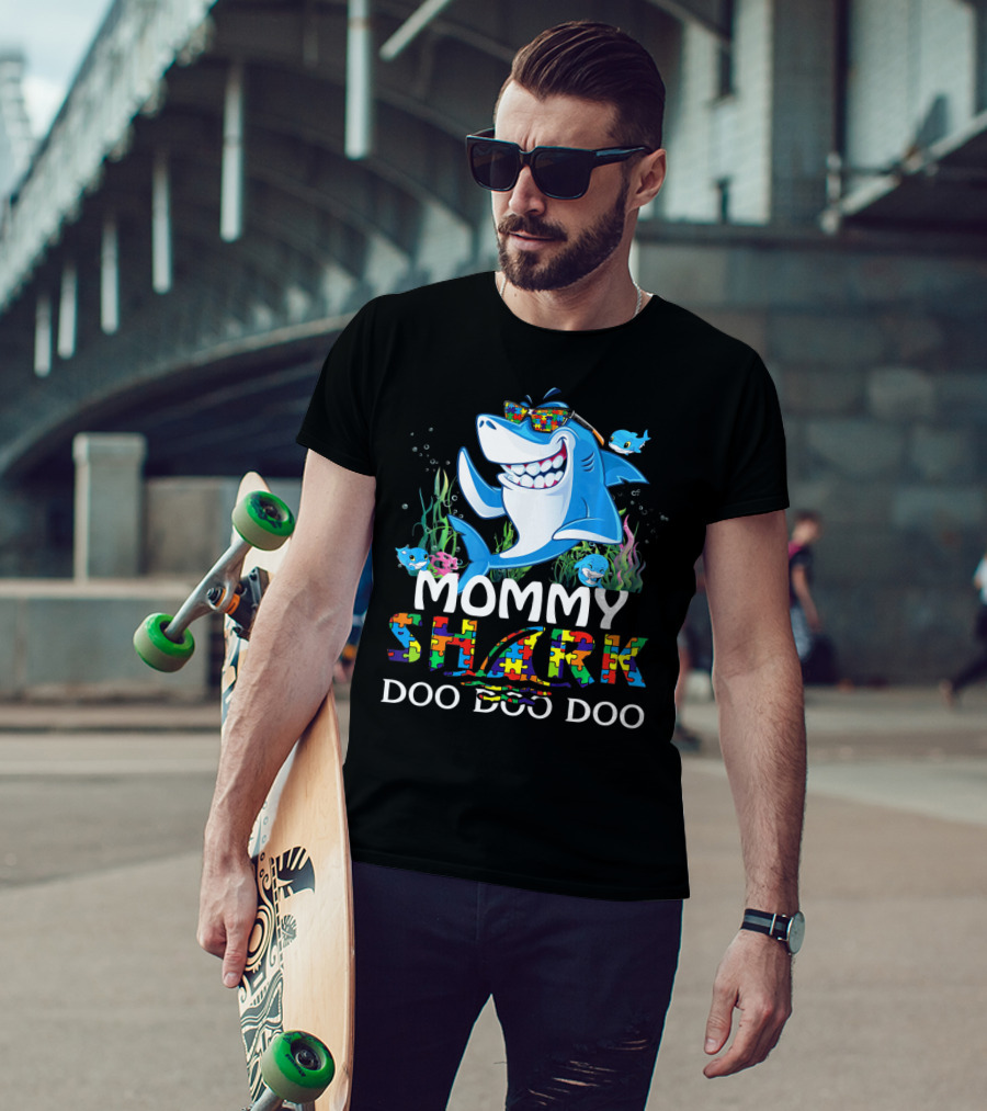 Mommy Shark Doo Doo Doo Autism Awareness Puzzle Pieces T-Shirt